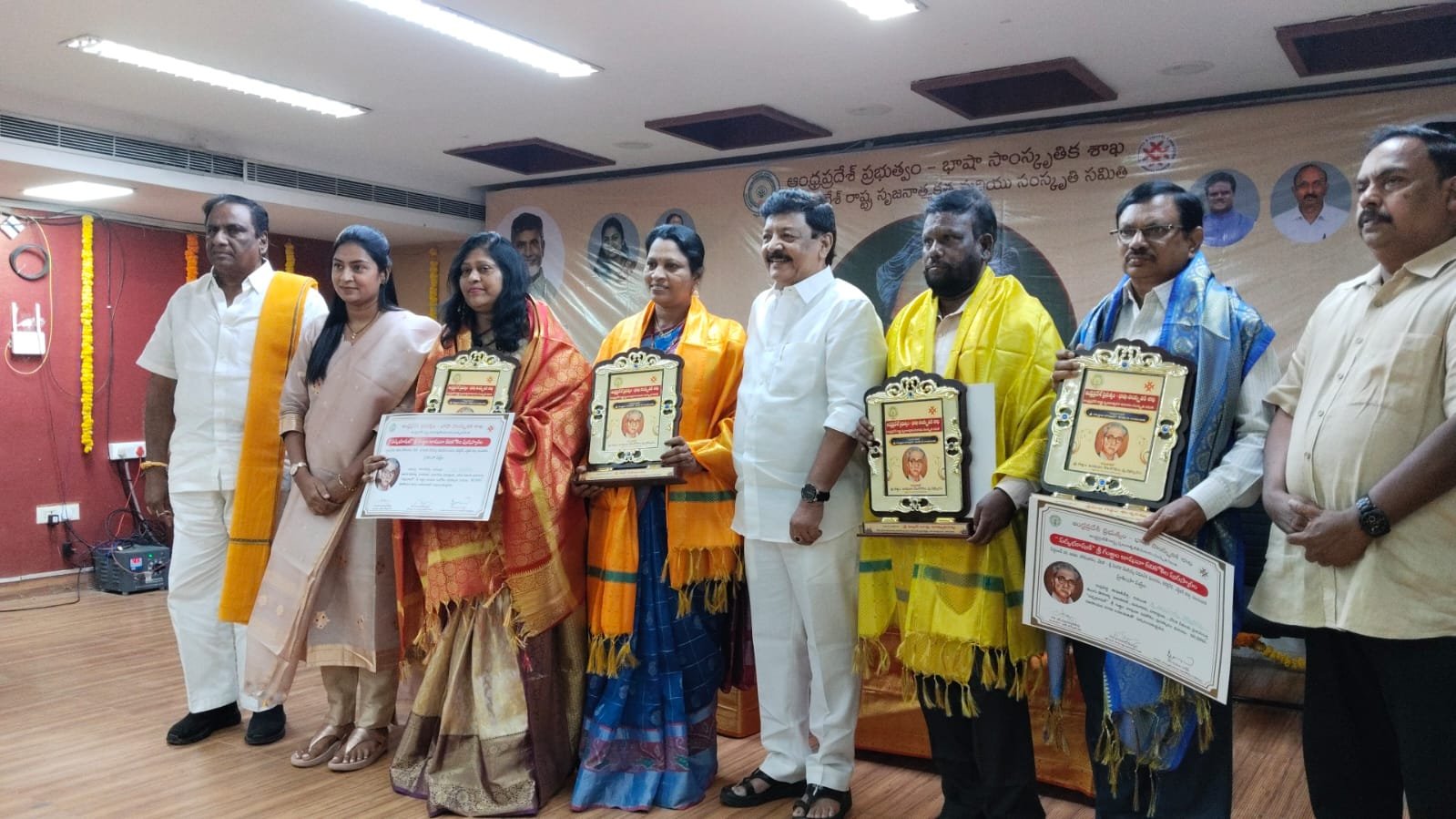 స‌మాన‌త్వం కోసం పోరాడిన మ‌హాక‌వి గుర్రం జాషువా